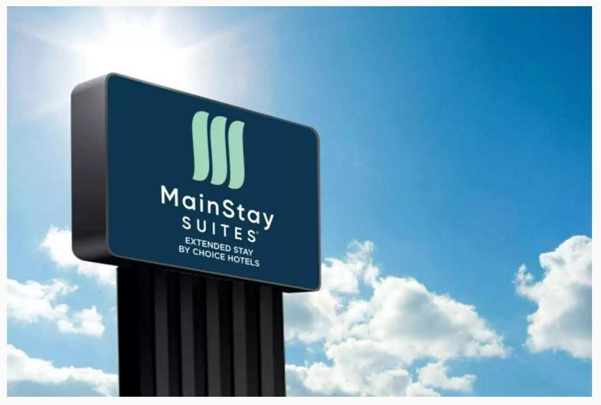 Mainstay Suites Middleburg Heights Cleveland Airport Bagian luar foto