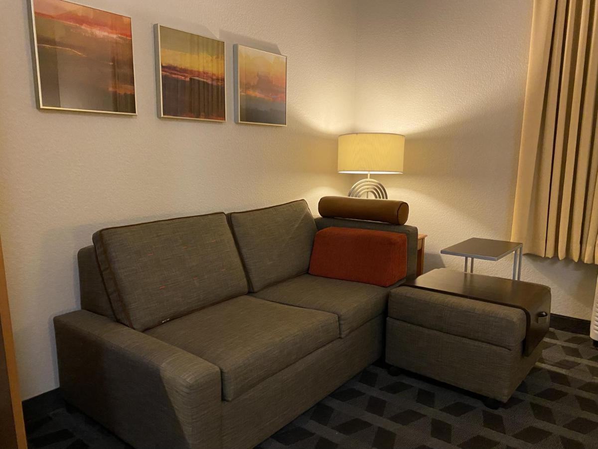 Mainstay Suites Middleburg Heights Cleveland Airport Bagian luar foto