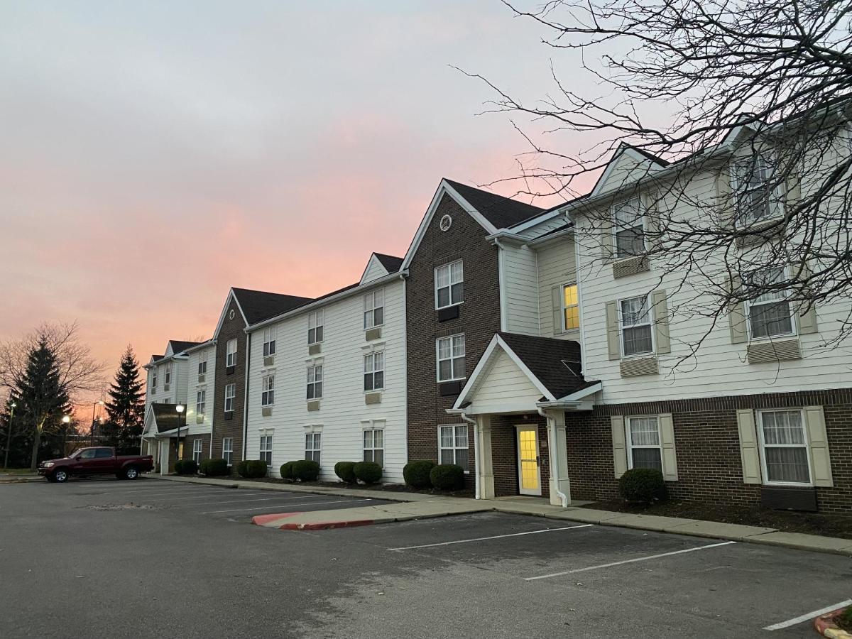 Mainstay Suites Middleburg Heights Cleveland Airport Bagian luar foto