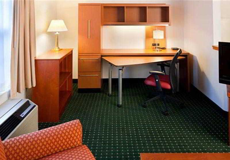 Mainstay Suites Middleburg Heights Cleveland Airport Ruang foto