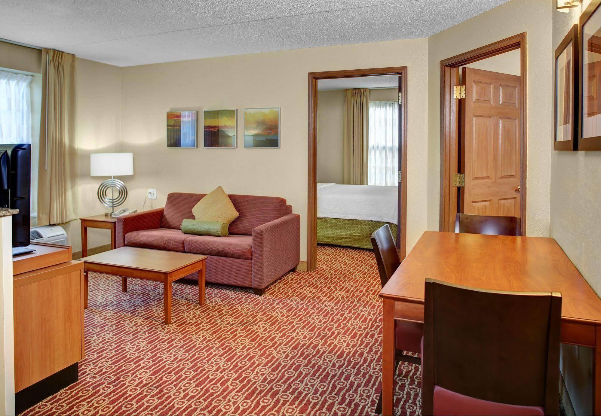 Mainstay Suites Middleburg Heights Cleveland Airport Bagian luar foto